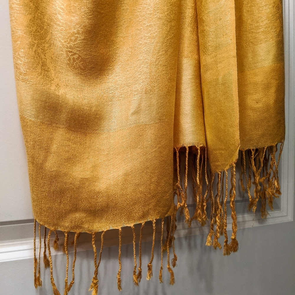 MOVE OUT SALE: Gold Pashmina
